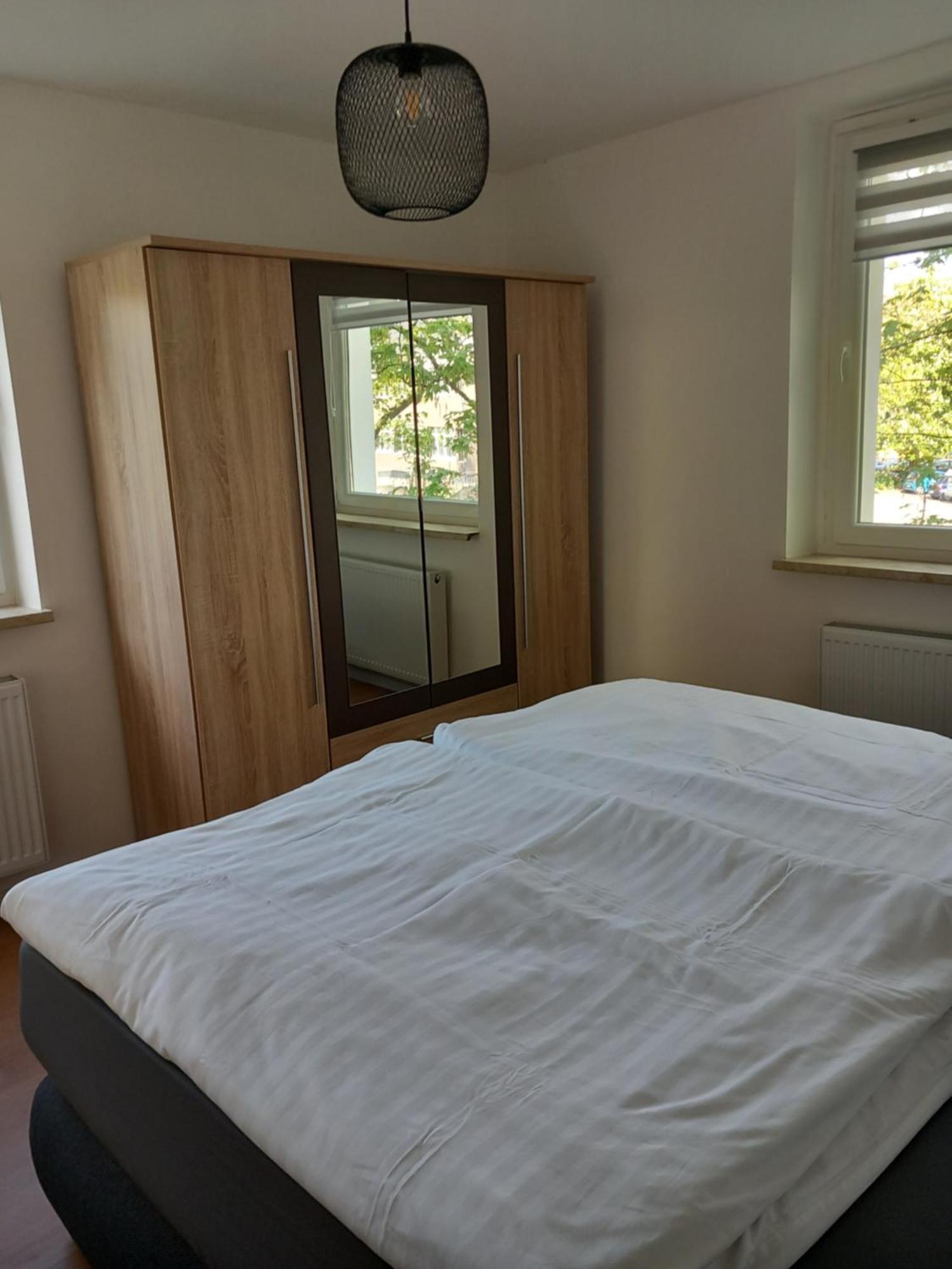 City Apartment Duisburg 1#Netflix &Wlan &Kingsize Bett &Kaffee Maschine & Central & 500M Innenhafen & 2 Min U Bahn 外观 照片