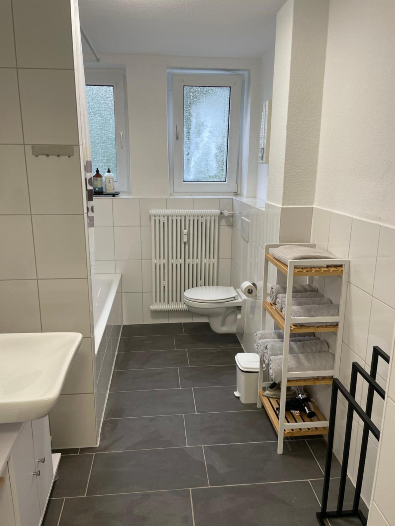 City Apartment Duisburg 1#Netflix &Wlan &Kingsize Bett &Kaffee Maschine & Central & 500M Innenhafen & 2 Min U Bahn 外观 照片