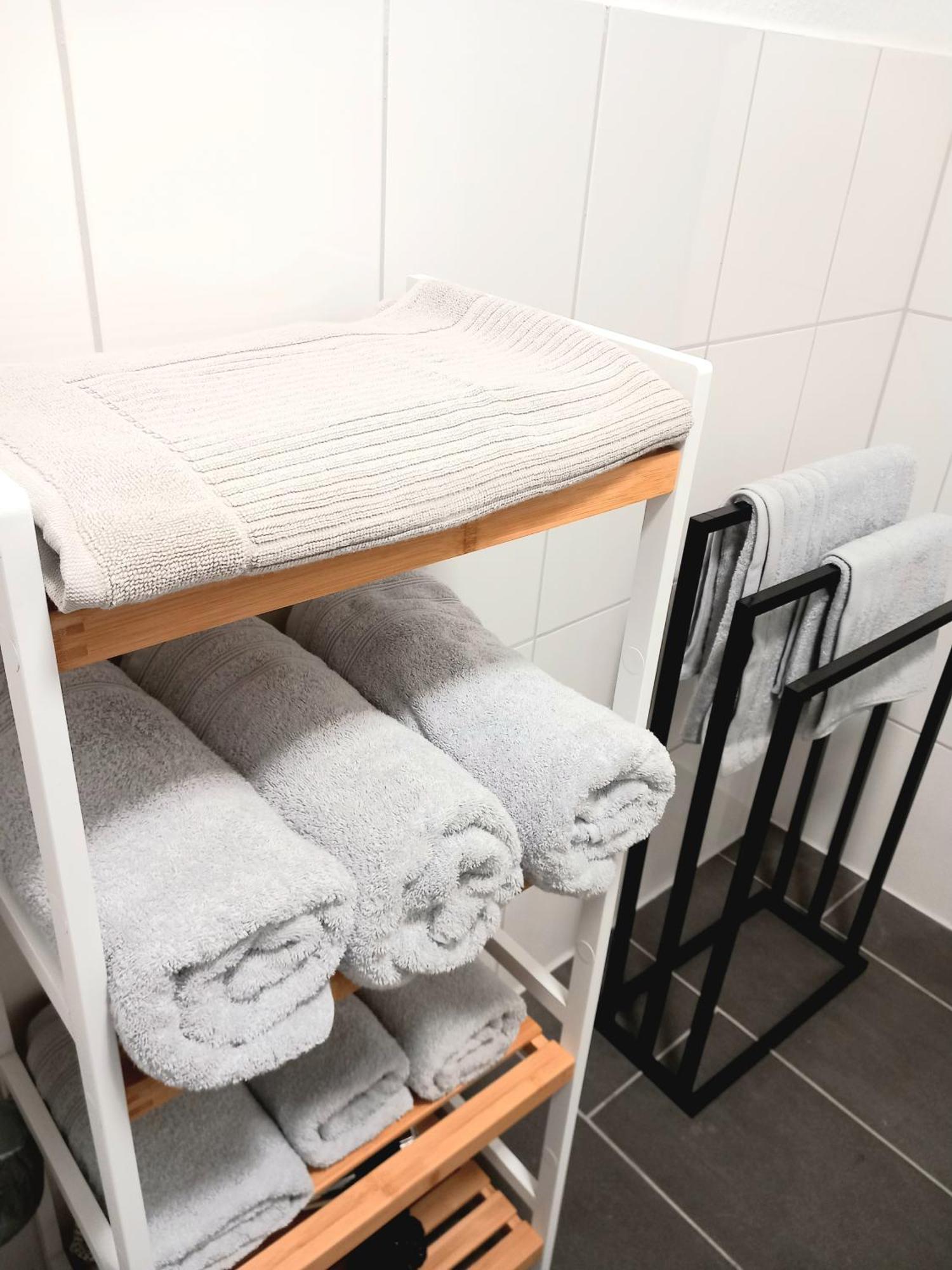City Apartment Duisburg 1#Netflix &Wlan &Kingsize Bett &Kaffee Maschine & Central & 500M Innenhafen & 2 Min U Bahn 外观 照片