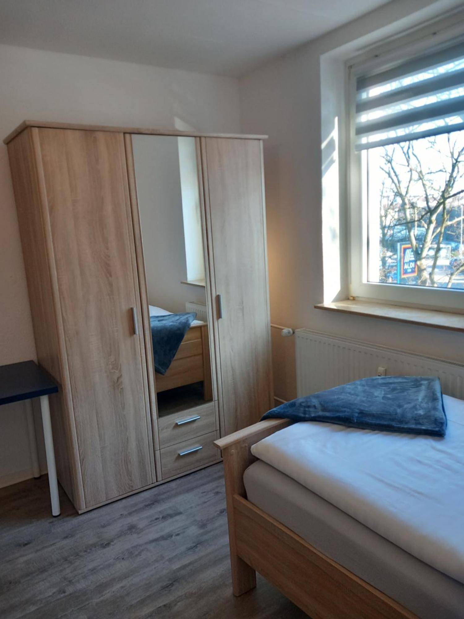 City Apartment Duisburg 1#Netflix &Wlan &Kingsize Bett &Kaffee Maschine & Central & 500M Innenhafen & 2 Min U Bahn 外观 照片