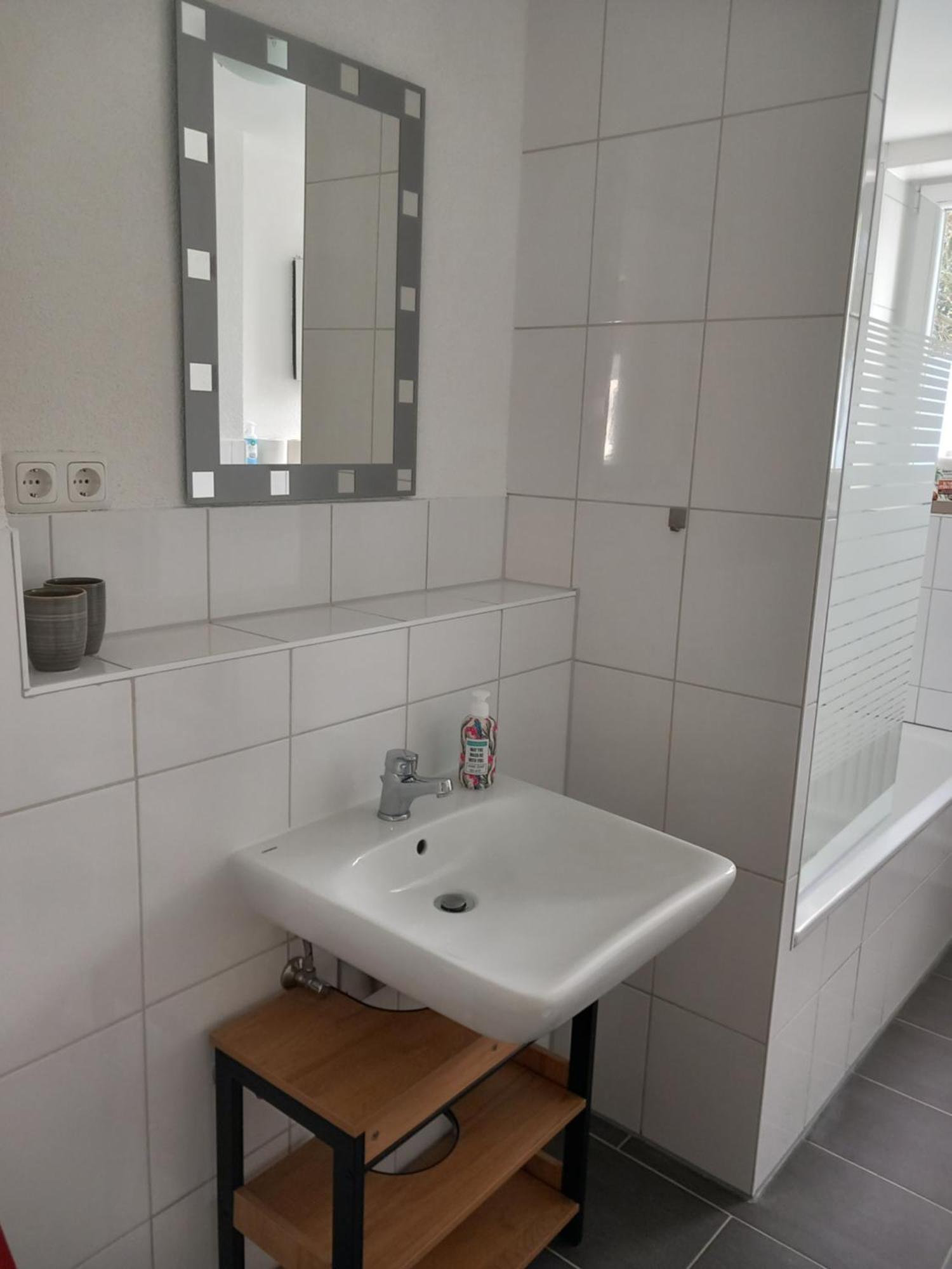 City Apartment Duisburg 1#Netflix &Wlan &Kingsize Bett &Kaffee Maschine & Central & 500M Innenhafen & 2 Min U Bahn 外观 照片