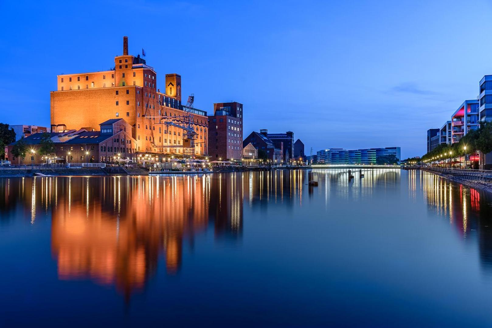 City Apartment Duisburg 1#Netflix &Wlan &Kingsize Bett &Kaffee Maschine & Central & 500M Innenhafen & 2 Min U Bahn 外观 照片
